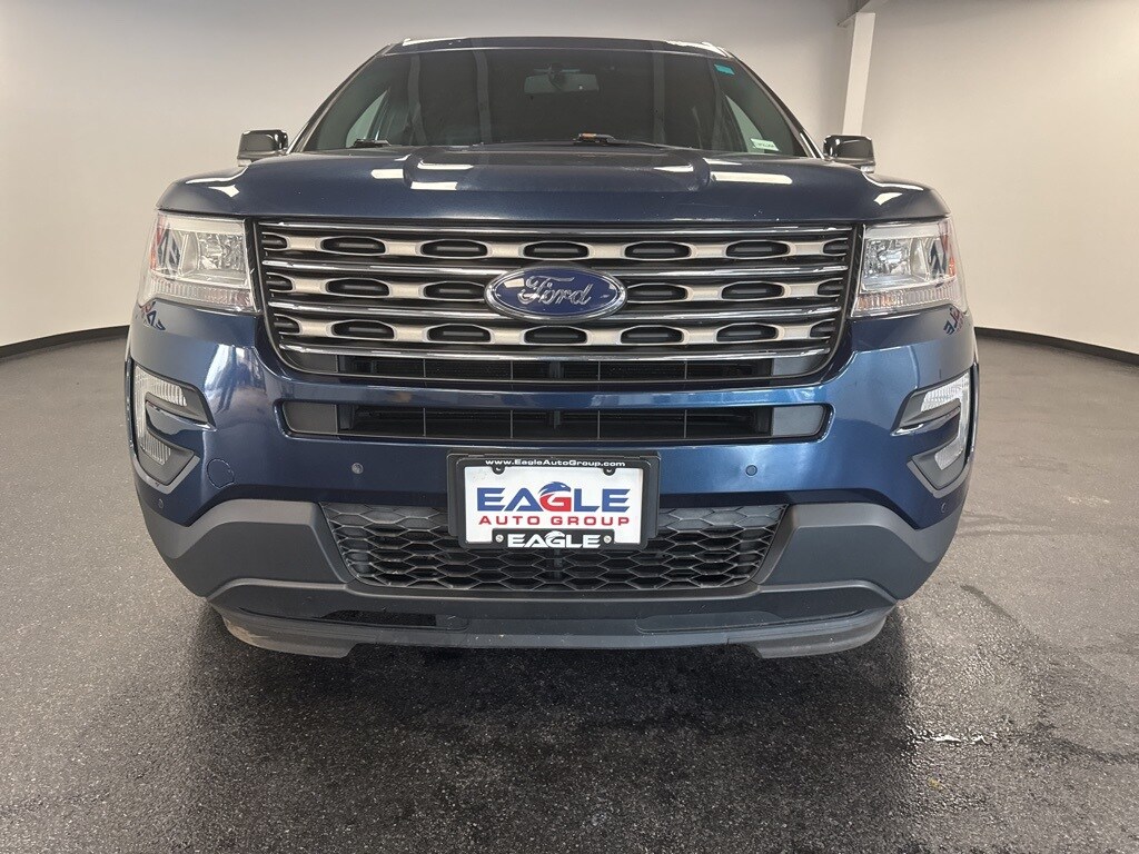 2016 Ford Explorer XLT photo 4