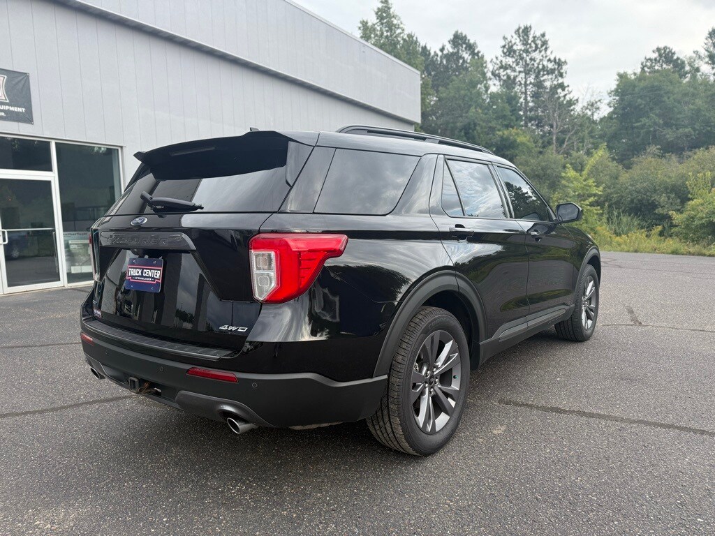 2022 Ford Explorer XLT photo 2