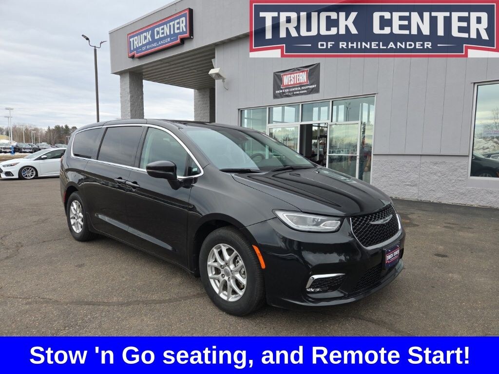 Used 2023 Chrysler Pacifica Touring L Minivan/Van