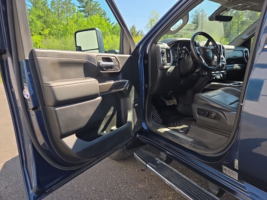 2021 Chevrolet Silverado 3500HD LTZ - Photo 10
