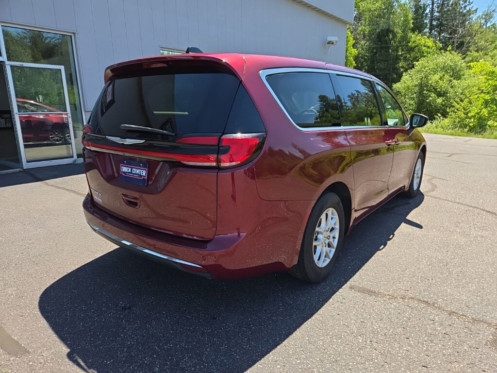 Used 2023 Chrysler Pacifica Touring L Minivan/Van