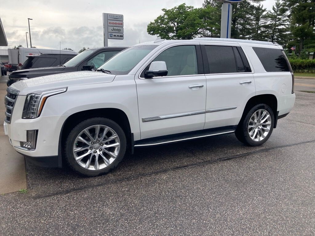 Used 2019 Cadillac Escalade Luxury SUV