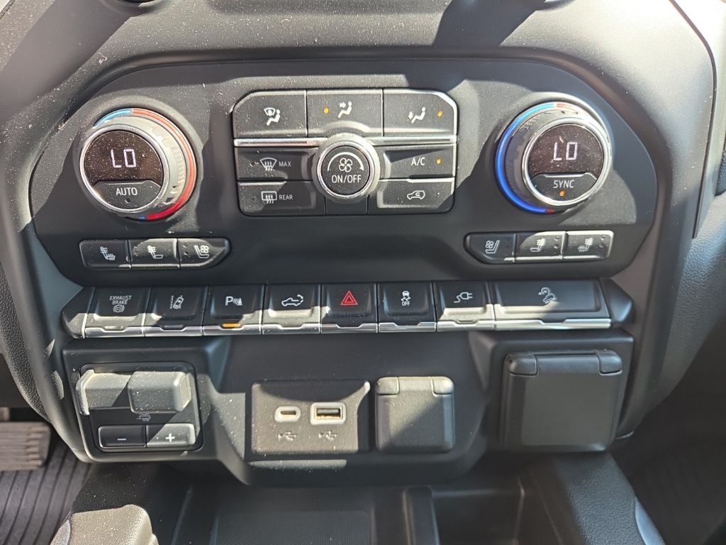2021 Chevrolet Silverado 3500HD LTZ - Photo 17