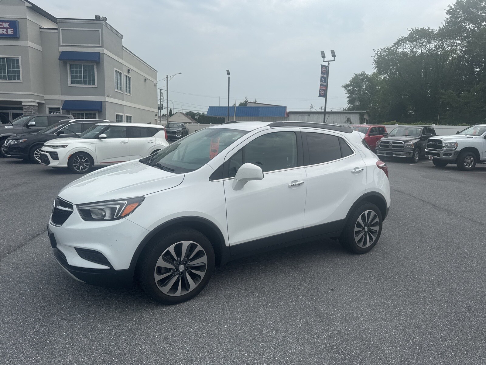 2022 Buick Encore Preferred photo 2