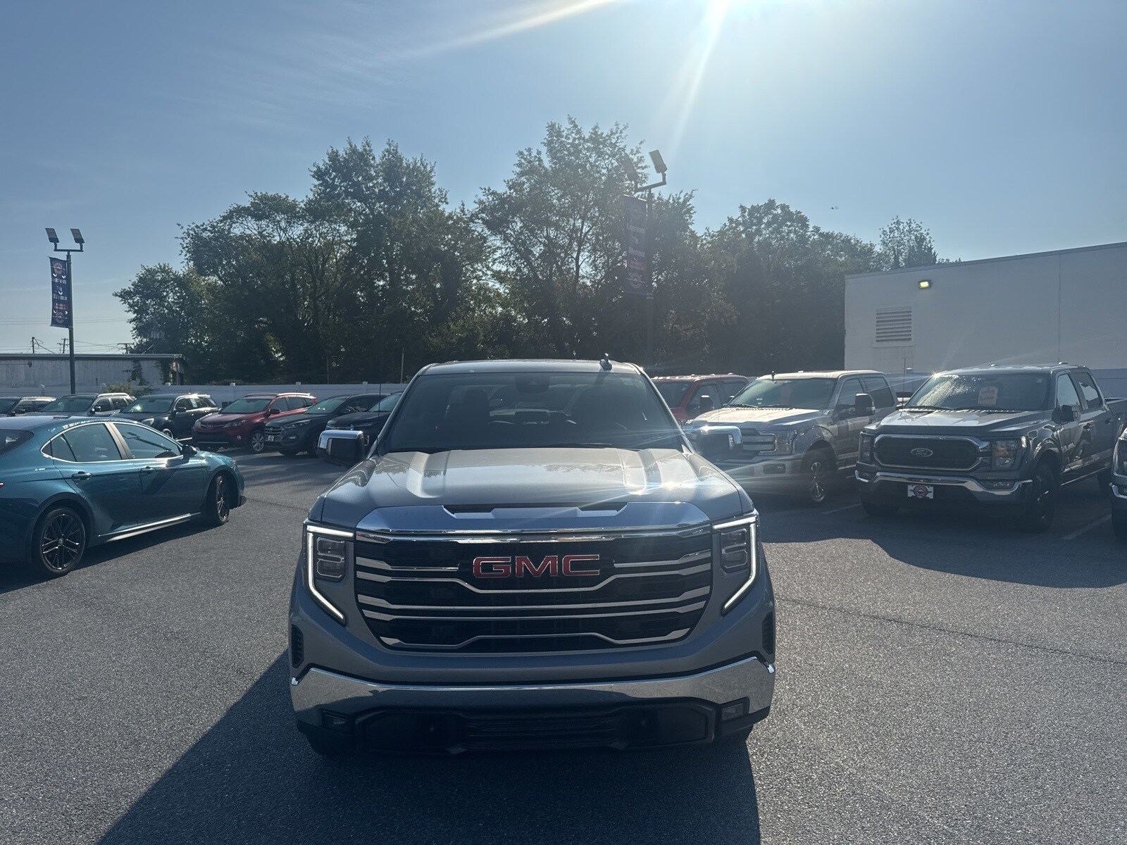 2025 Gmc Sierra 1500 SLT photo 2