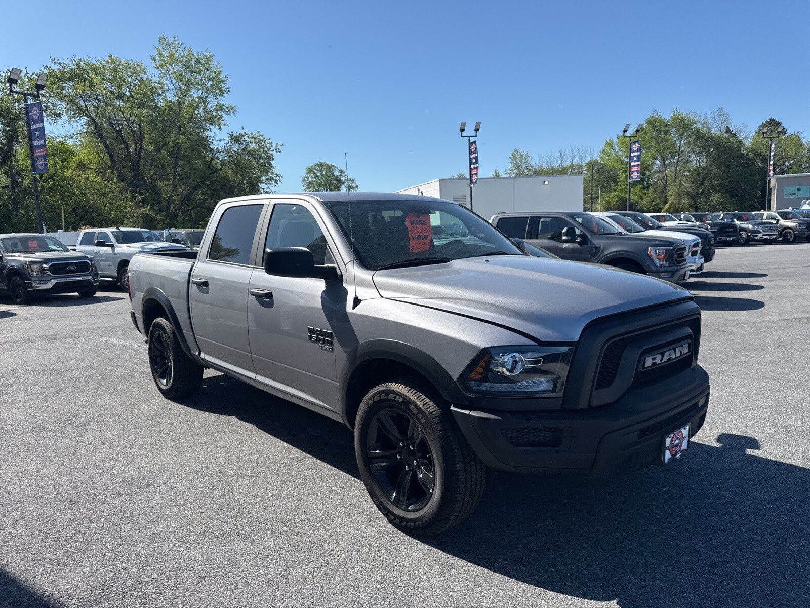 2024 Ram 1500 Classic SLT photo 3
