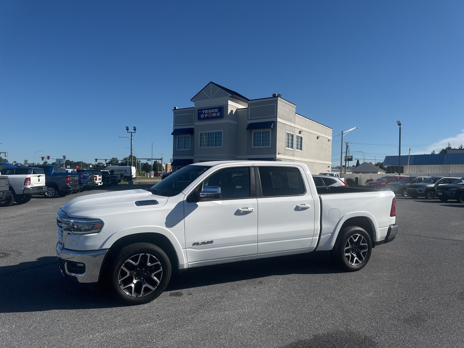 2025 Ram Ram Pickup 1500 Laramie