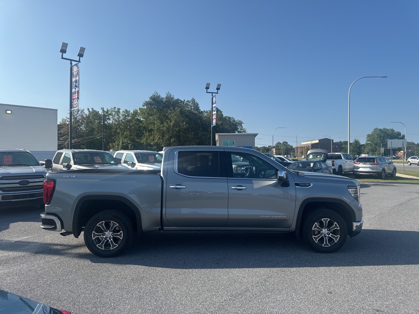 2025 Gmc Sierra 1500 SLT photo 4