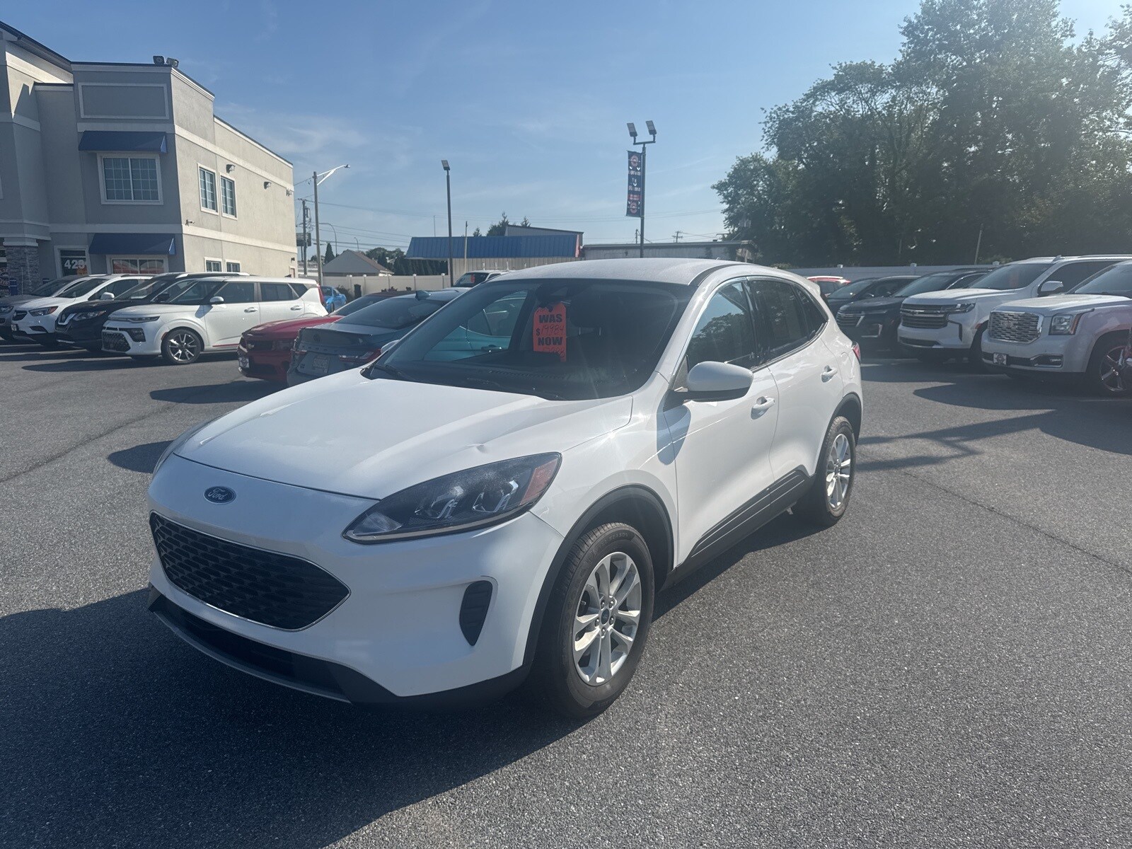 2021 Ford Escape SE photo 2