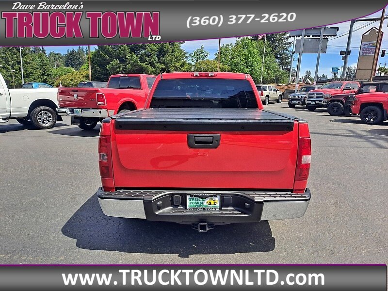 2010 Chevrolet Silverado LS photo 4