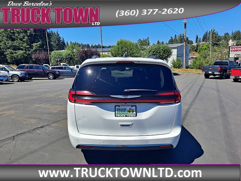2022 Chrysler Pacifica Touring L photo 4