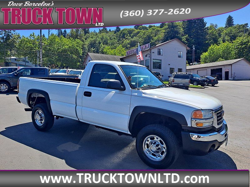2005 GMC Sierra 2500HD Work Truck's photo