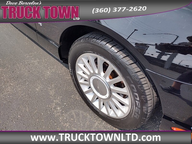 2004 Ford Thunderbird Premium photo 2
