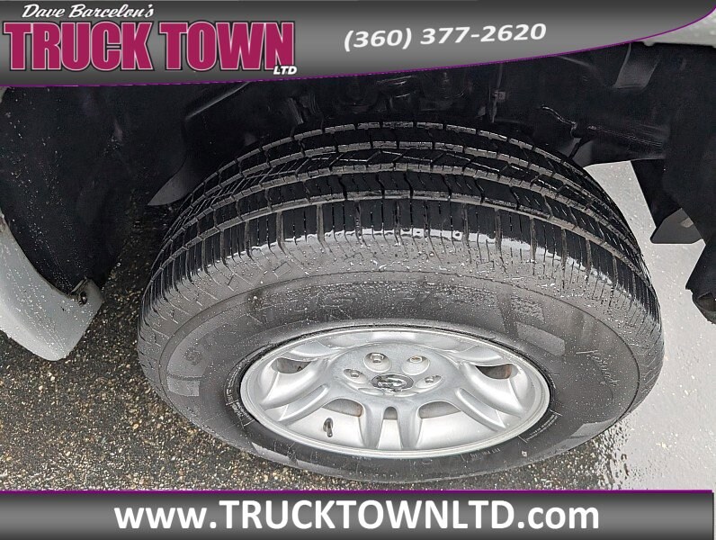 2004 Dodge Dakota SLT photo 2