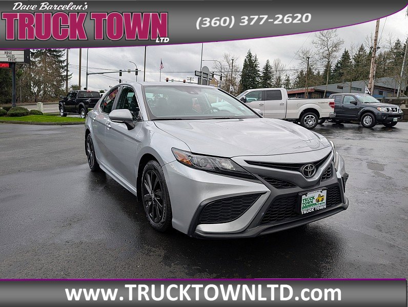 2021 Toyota Camry SE's photo