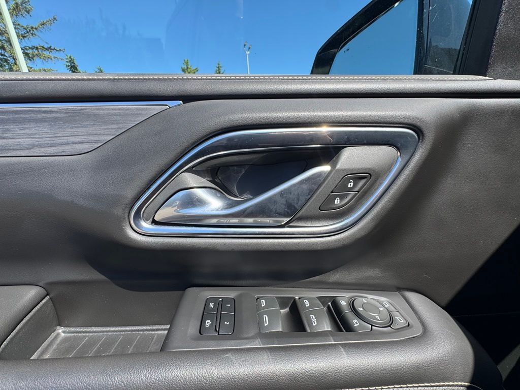 2024 GMC Yukon XL SLT - Photo 15