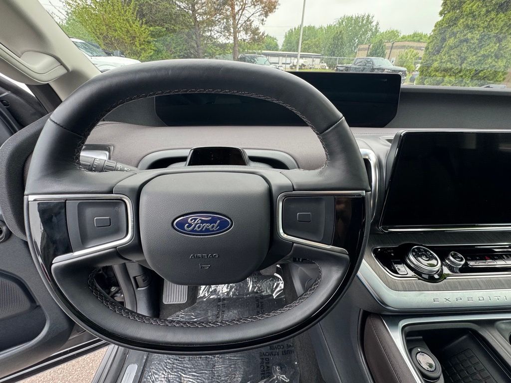 2025 Ford Expedition Platinum - Photo 19
