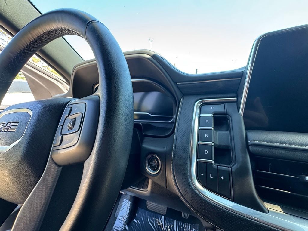 2024 GMC Yukon XL SLT - Photo 23