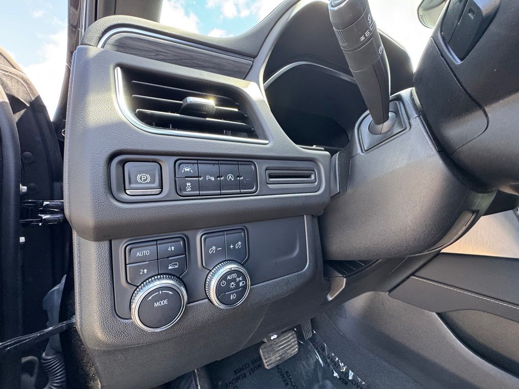 2024 GMC Yukon XL SLT - Photo 18