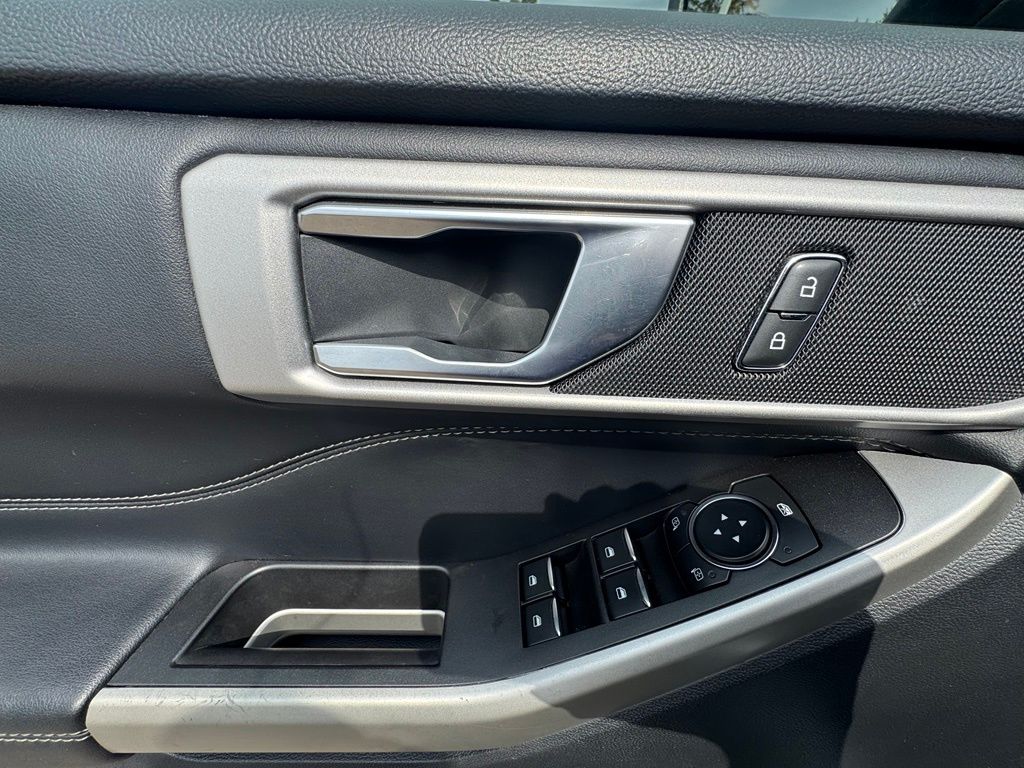 2022 Ford Explorer XLT - Photo 15