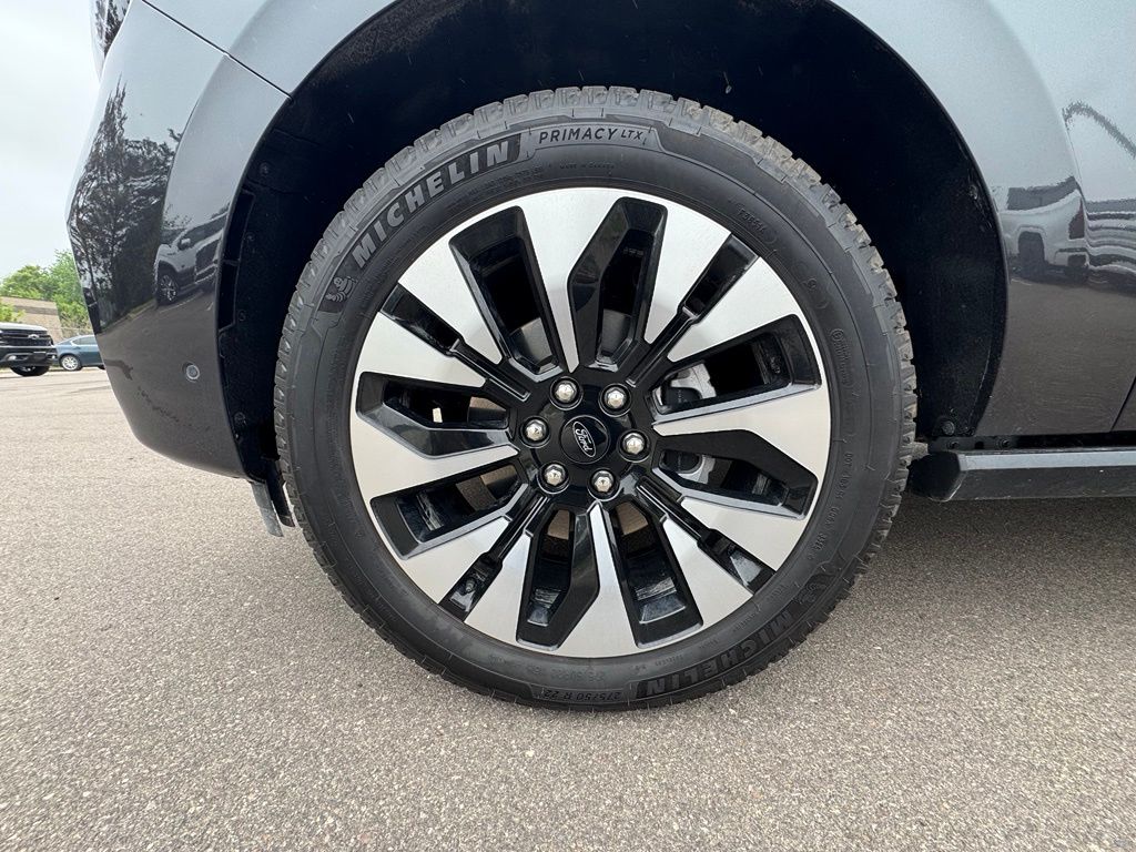 2025 Ford Expedition Platinum - Photo 12