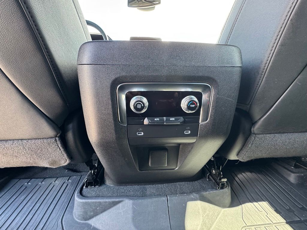 2024 GMC Yukon XL SLT - Photo 33