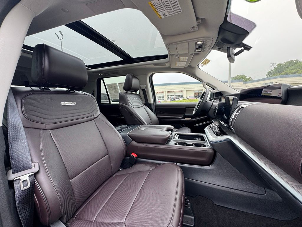 2025 Ford Expedition Platinum - Photo 37