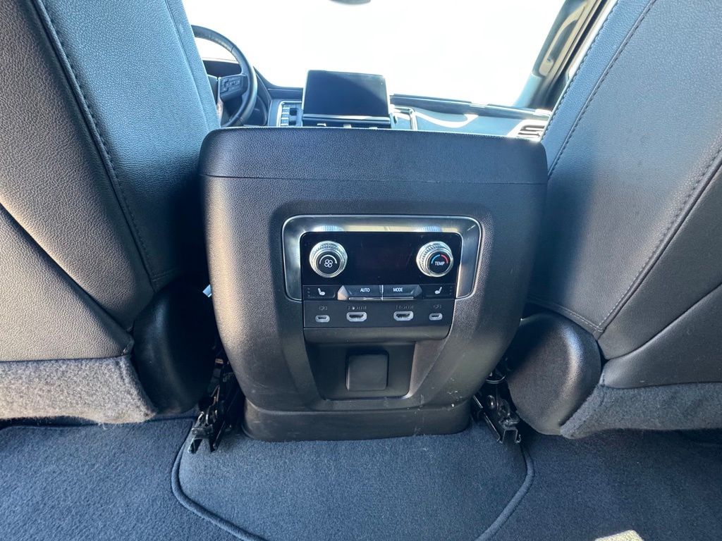 2024 GMC Yukon XL SLT - Photo 34