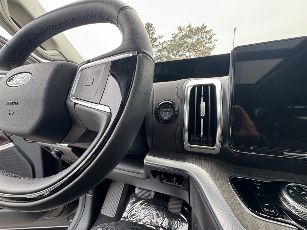 2025 Ford Expedition Platinum - Photo 20