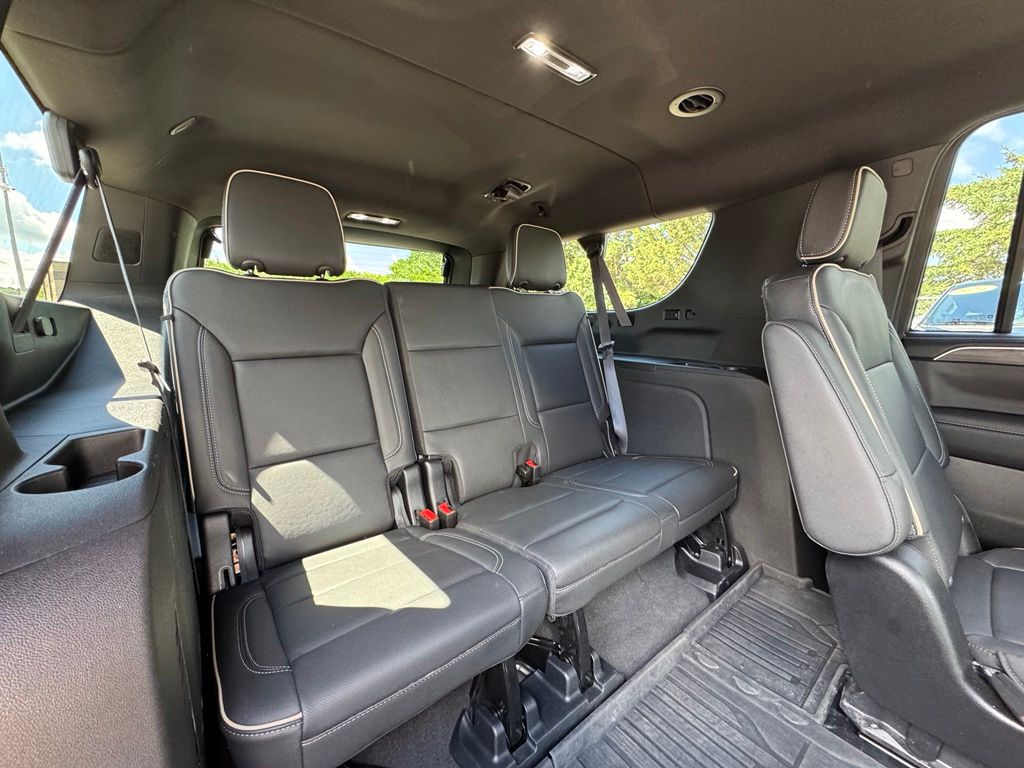 2024 GMC Yukon XL SLT - Photo 38