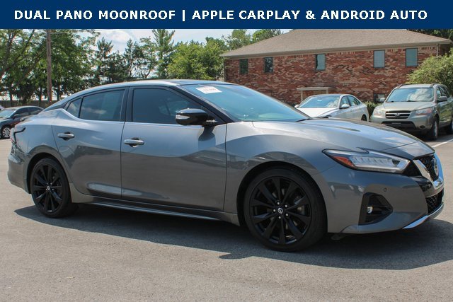 2019 Nissan Maxima SR photo 2