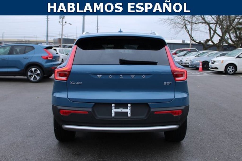 Used 2025 Volvo XC40 B5 Plus Bright Theme SUV