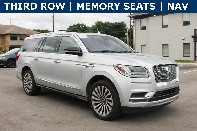 2019 Lincoln Navigator L Reserve photo 2