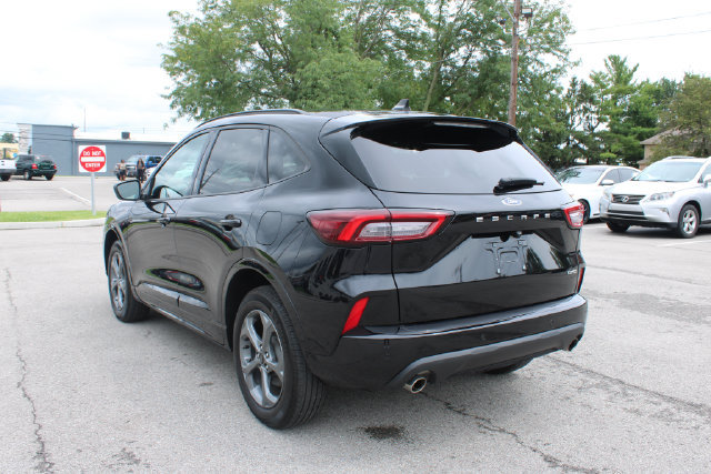 2024 Ford Escape ST-Line - Photo 38