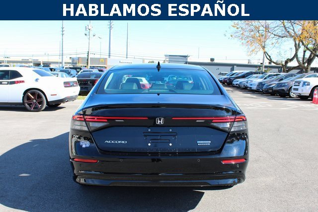 2023 Honda Accord Hybrid Touring photo 3