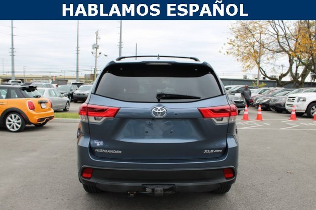 Used 2019 Toyota Highlander SE V6 SUV