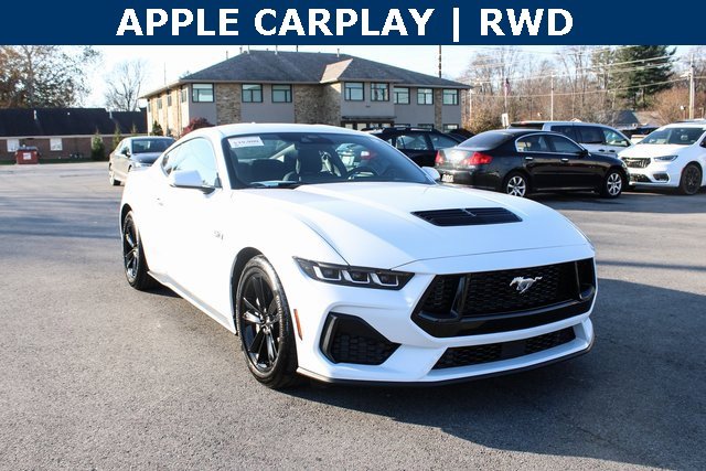 2025 Ford Mustang GT photo 2