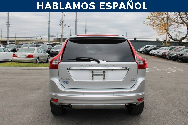 2015 Volvo XC60 T6 Platinum photo 4