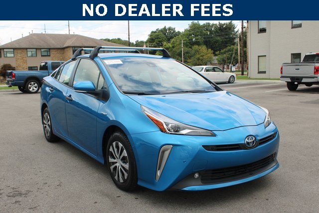 2022 Toyota Prius LE photo 2