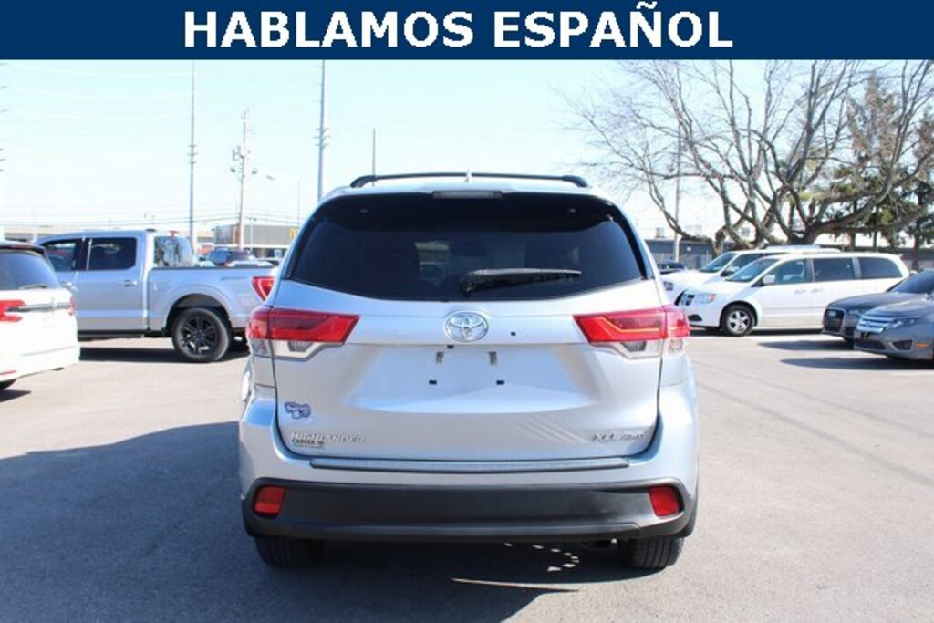 Used 2017 Toyota Highlander XLE V6 SUV