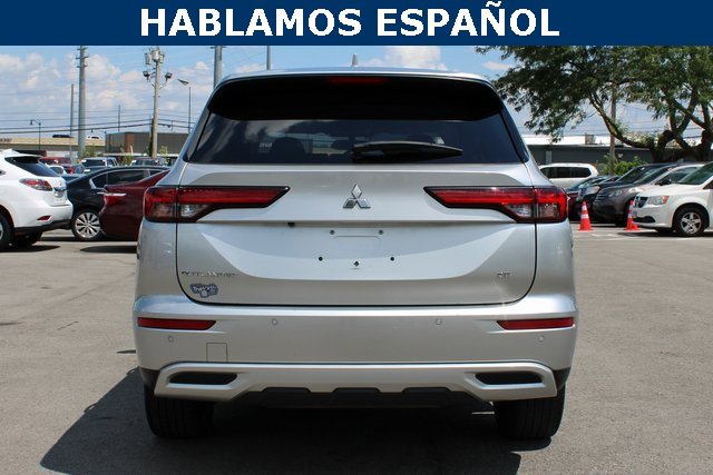 2022 Mitsubishi Outlander SE photo 4