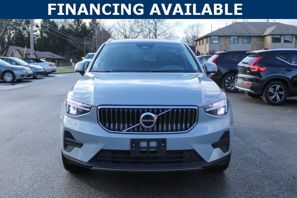 Used 2025 Volvo XC40 B5 Plus Bright Theme SUV