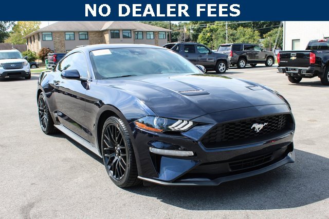 2021 Ford Mustang EcoBoost photo 2