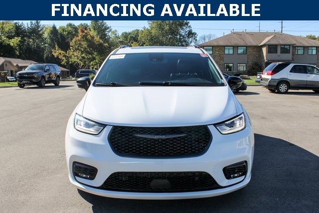 2023 Chrysler Pacifica Limited photo 2