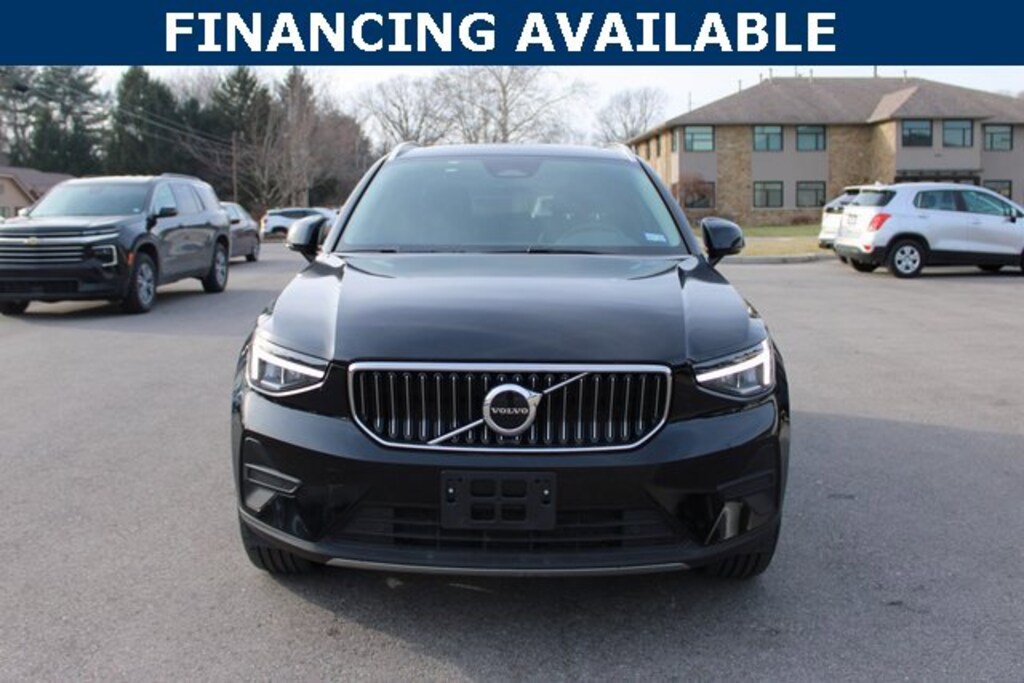 Used 2025 Volvo XC40 B5 Core Bright Theme SUV
