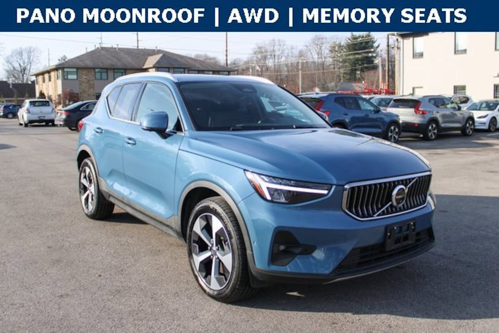 Used 2025 Volvo XC40 B5 Plus Bright Theme SUV