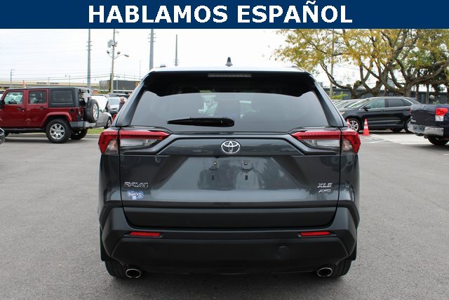 2023 Toyota RAV4 XLE Premium photo 3