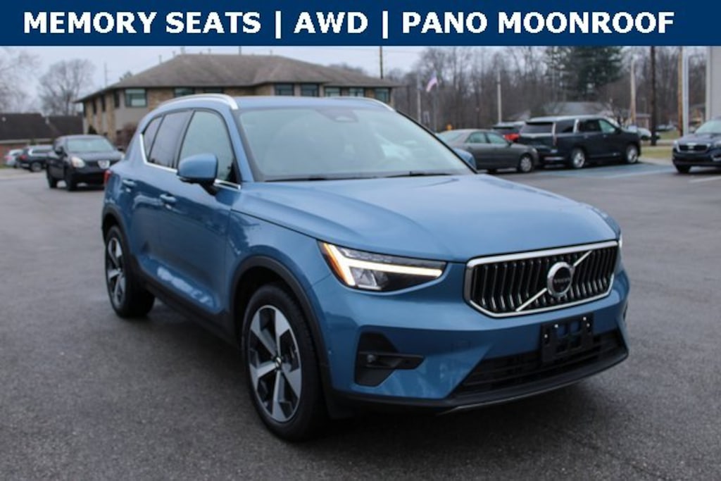 Used 2025 Volvo XC40 B5 Plus Bright Theme SUV