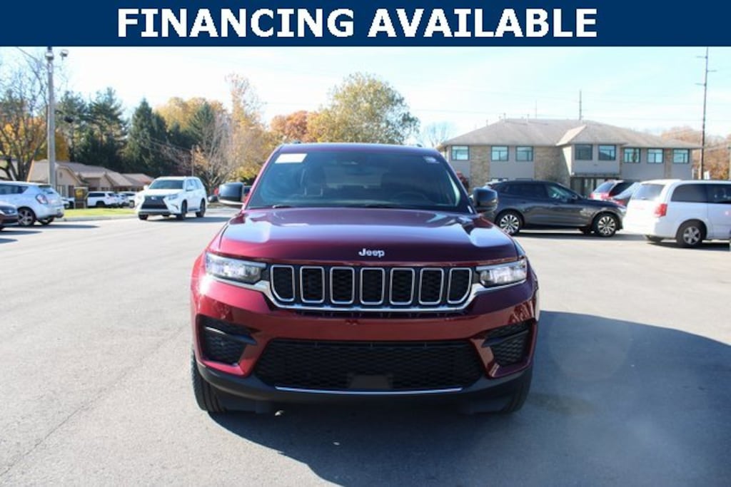 Used 2024 Jeep Grand Cherokee Laredo SUV
