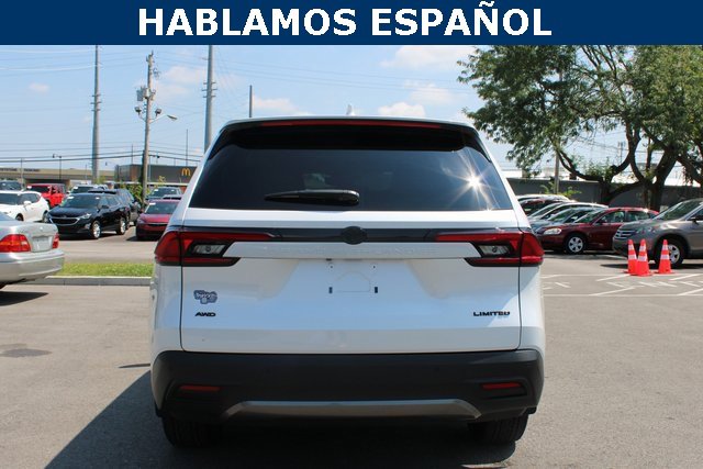 2025 Toyota Grand Highlander LE photo 4